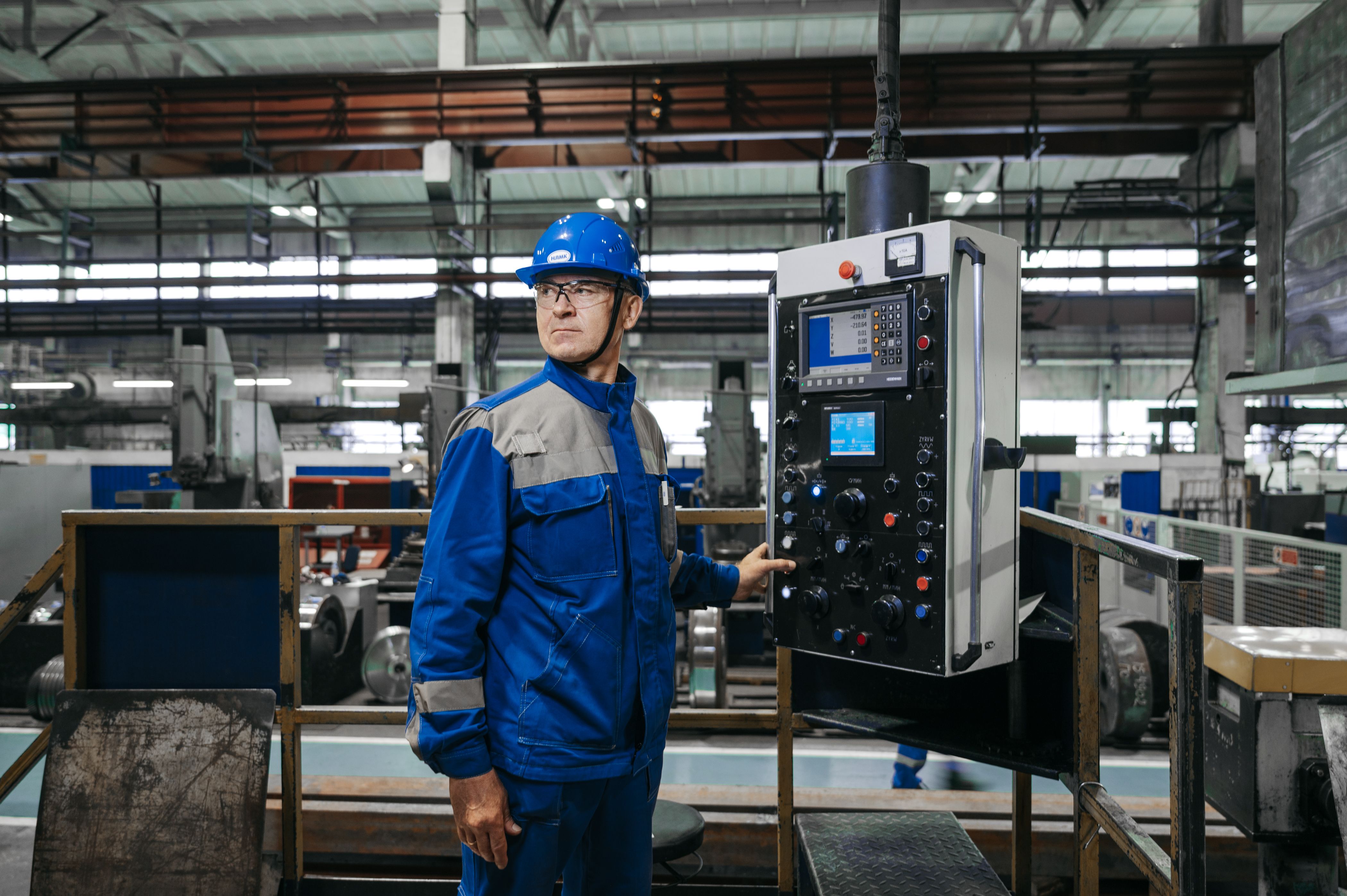Industrial Networking & Computing Solutions for Demanding Environments